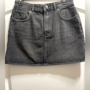 URBAN OUTFITTERS jean skirt size large